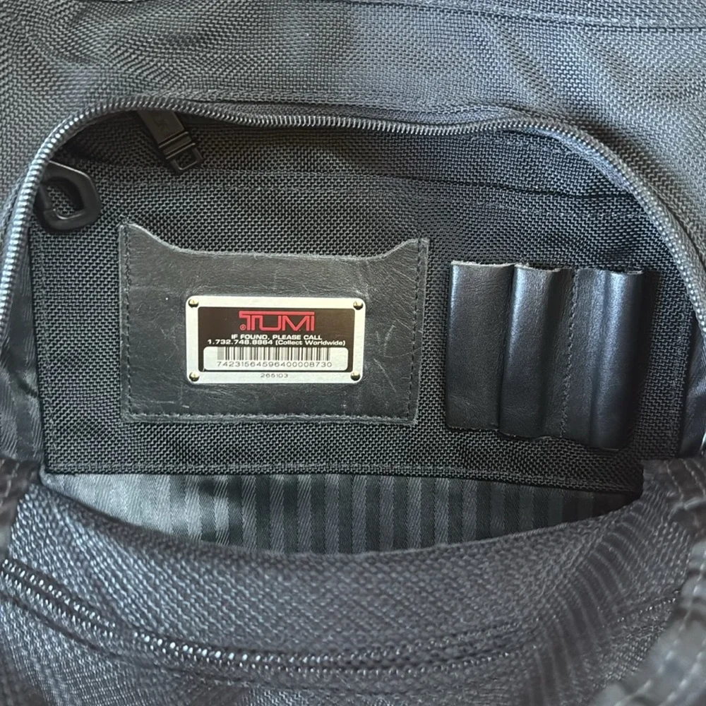 Tumi Made in the USA Crossbody Messenger Bag in Black